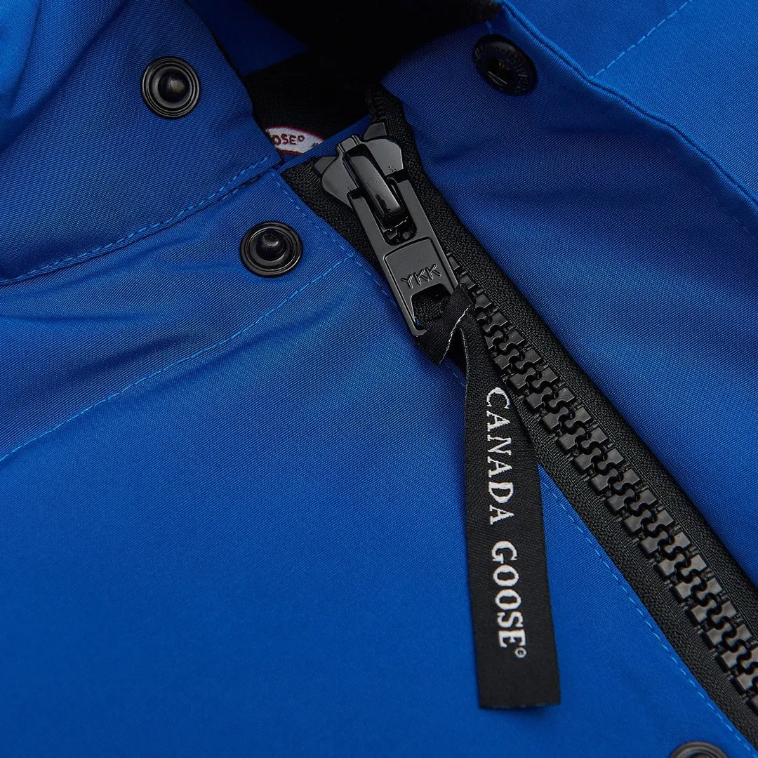 P360 Sapphire Blue] Canada Goose Canada Goose #Freestyle Crew 4154M Men’s and Women’s Vest Down# ➖ Genuine synchronous anti-counterfeiting chip sensor! ➖ Imported Behringer embroidery machine to customize 10,000-needle embroidery logo! ➖ Imported 21-count polyester-cotton blended original fabric, using Feather-Light 10D waterproof coating fabric, made of 84.5% polyester fiber and 15.5% cotton, 100% the best feel in the entire network! ➖ The genuine official website uses the national standard 80 white duck down, and will never be misled by false claims such as 90 down or goose down! ➖ 100% nylon nylon lining with double double-layer sealing design to prevent velvet from running away. Top-grade polar fleece is used in the collar and pockets to keep warm and comfortable! ➖ Yoshida YKK provides original custom-made electroplated sliders. YKK two-way lockable zippers are tight and smooth and will not peel off paint! ➖ 3M composite original Velcro is durable, and all accessories and hardware are disassembled and customized! ⛔No slander, no exaggeration, no need for too much copywriting, because it is focused, it is professional!  SIZE: XS S M L XL XXL [Attached: Size chart]